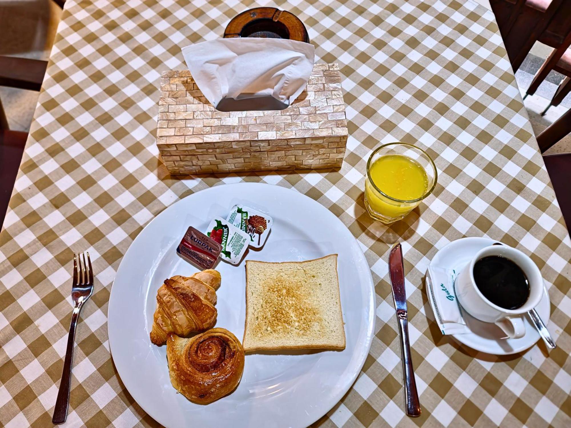クタ Kamandakaホステル エクステリア 写真